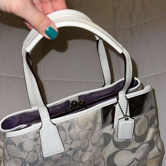 Women’s Coach Patchwork Carryall Shoulder Tote Bag - Picture 14 of 14